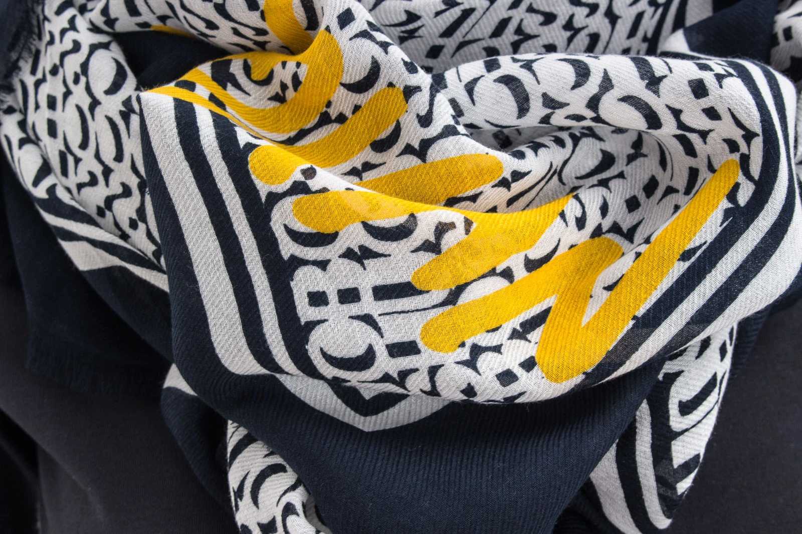 BOSS HBB Tuch LERESA – Bild 2