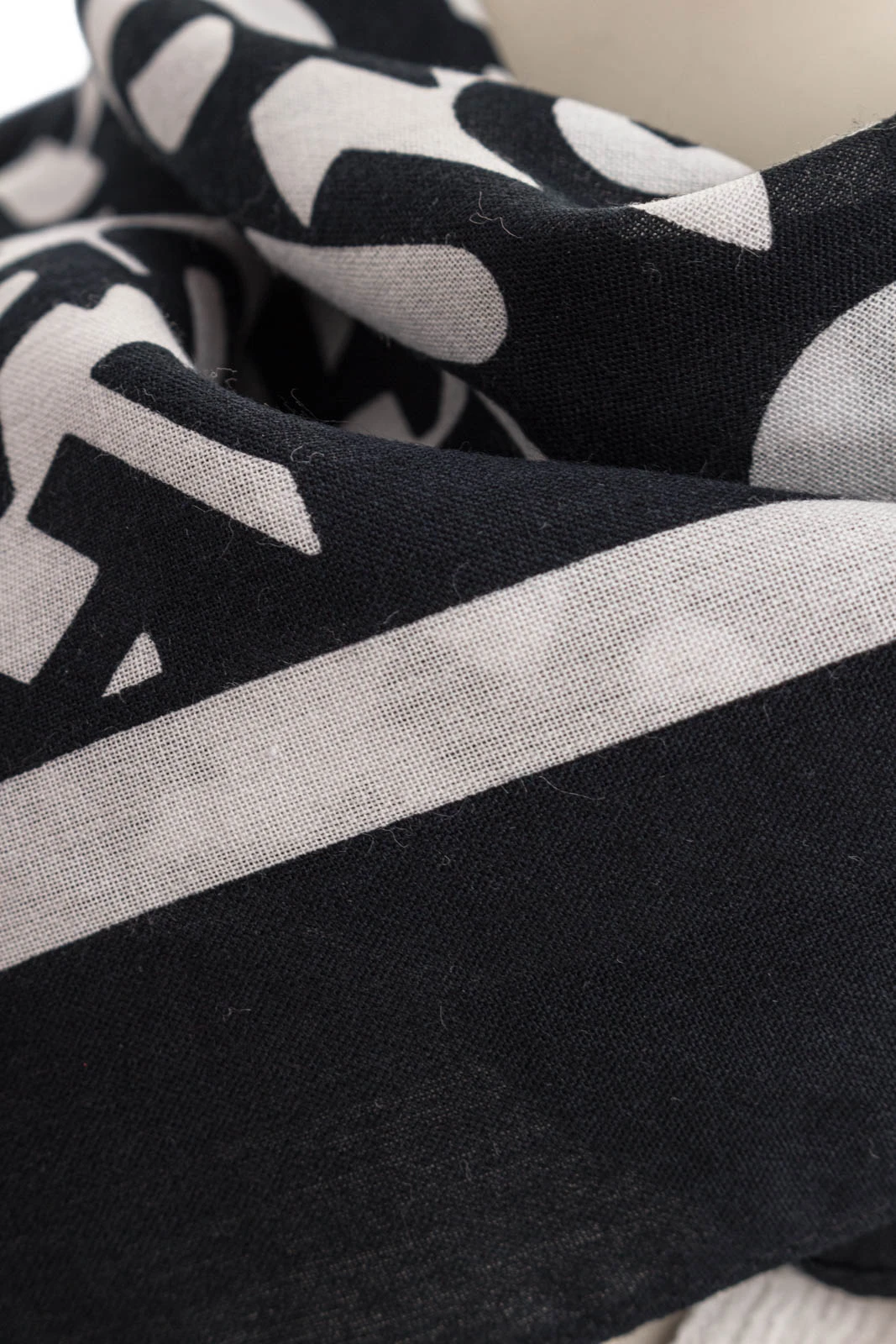 HUGO Tuch BANDANA_1 – Bild 3