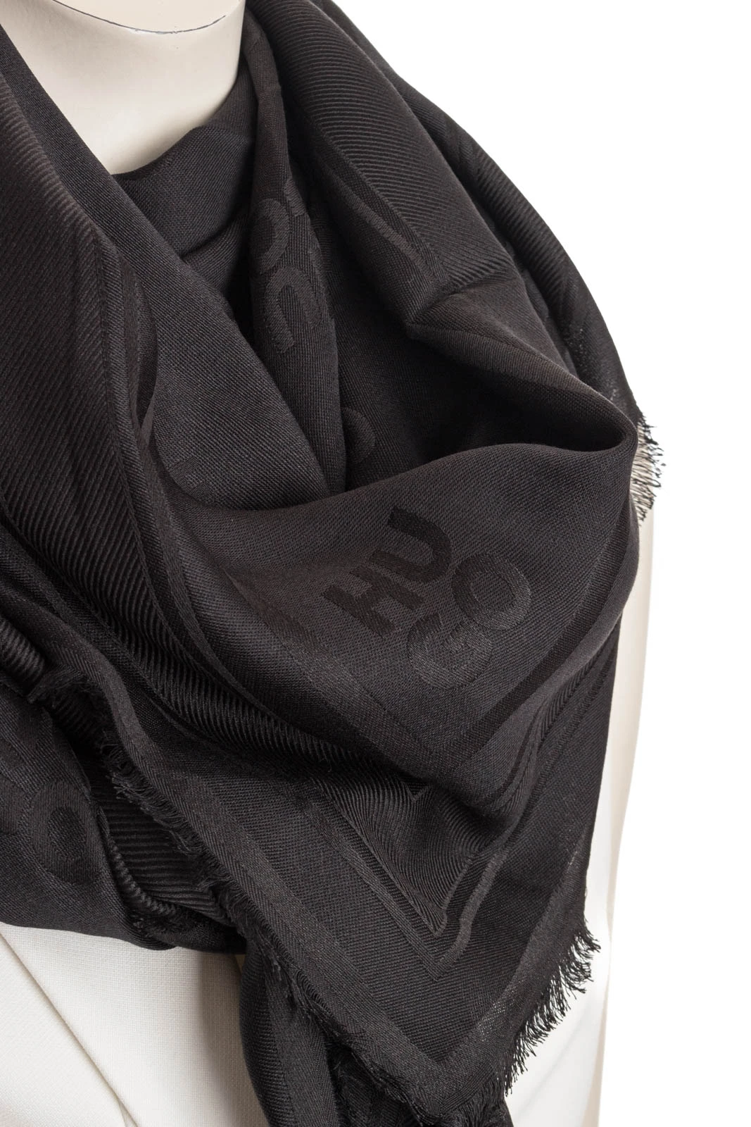 HUGO Tuch ALYIN_116*116 – Bild 3