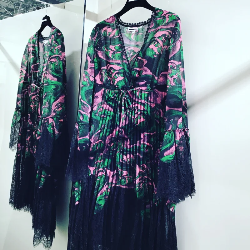 MCQ ALEXANDER MCQUEEN Kleid VOLUME HYBRID PLEATED DRESS