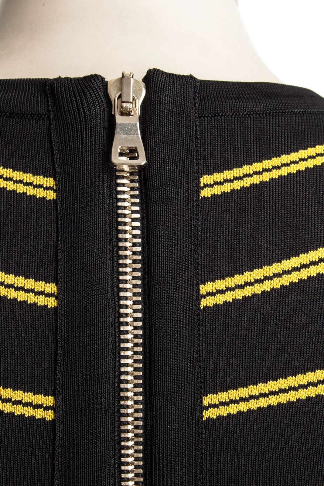 BALMAIN Kleid MAILLE - Nur in unserem Store in Spremberg erhältlich. – Bild 5