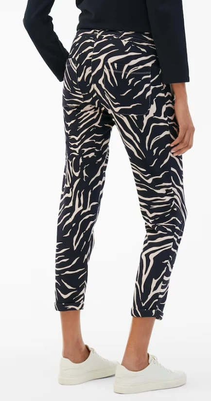 JUVIA Sweathose MARGIE CASUAL FIT – Bild 3