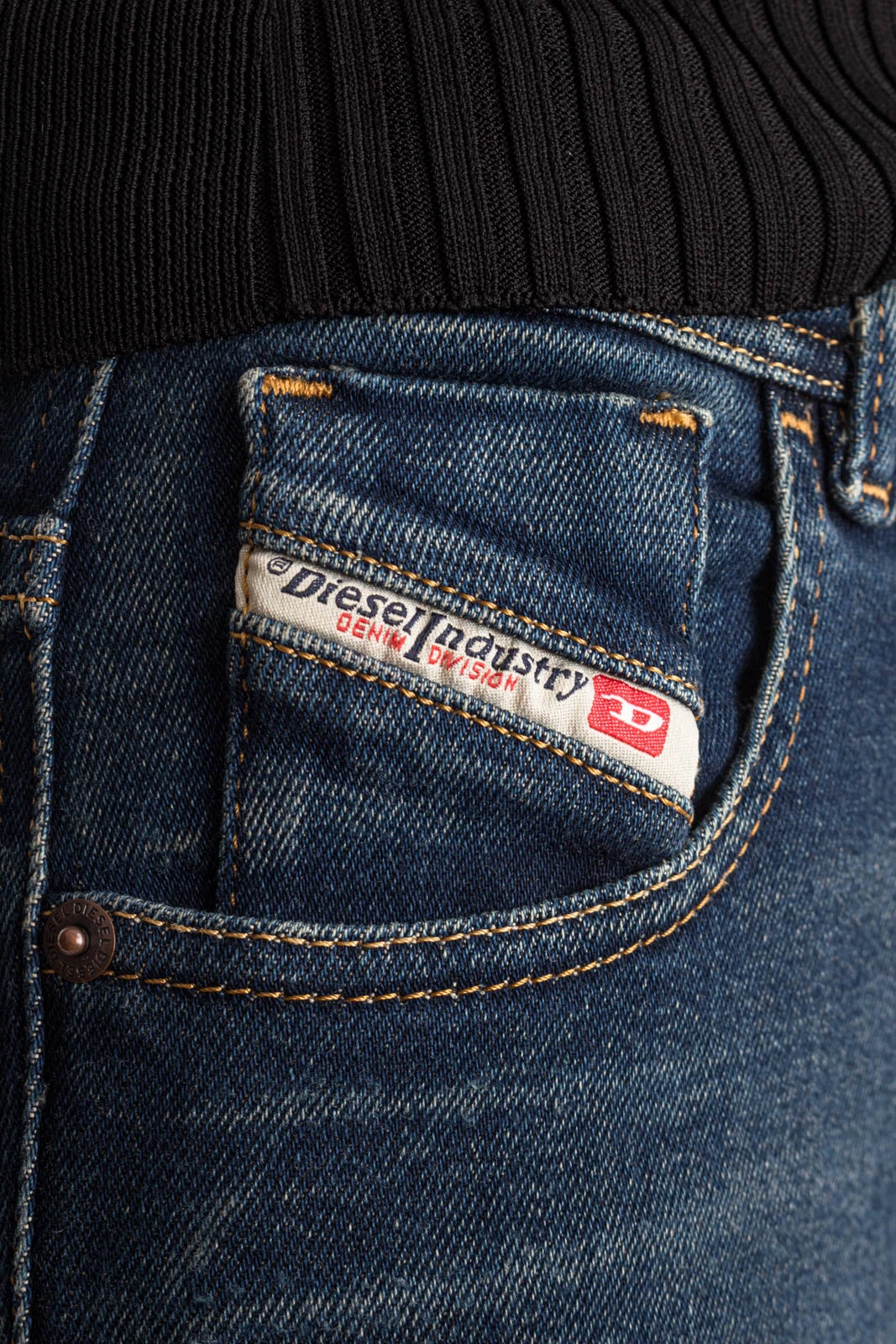 DIESEL Hose 1984 SLANDY-HIGH L.32 – Bild 4