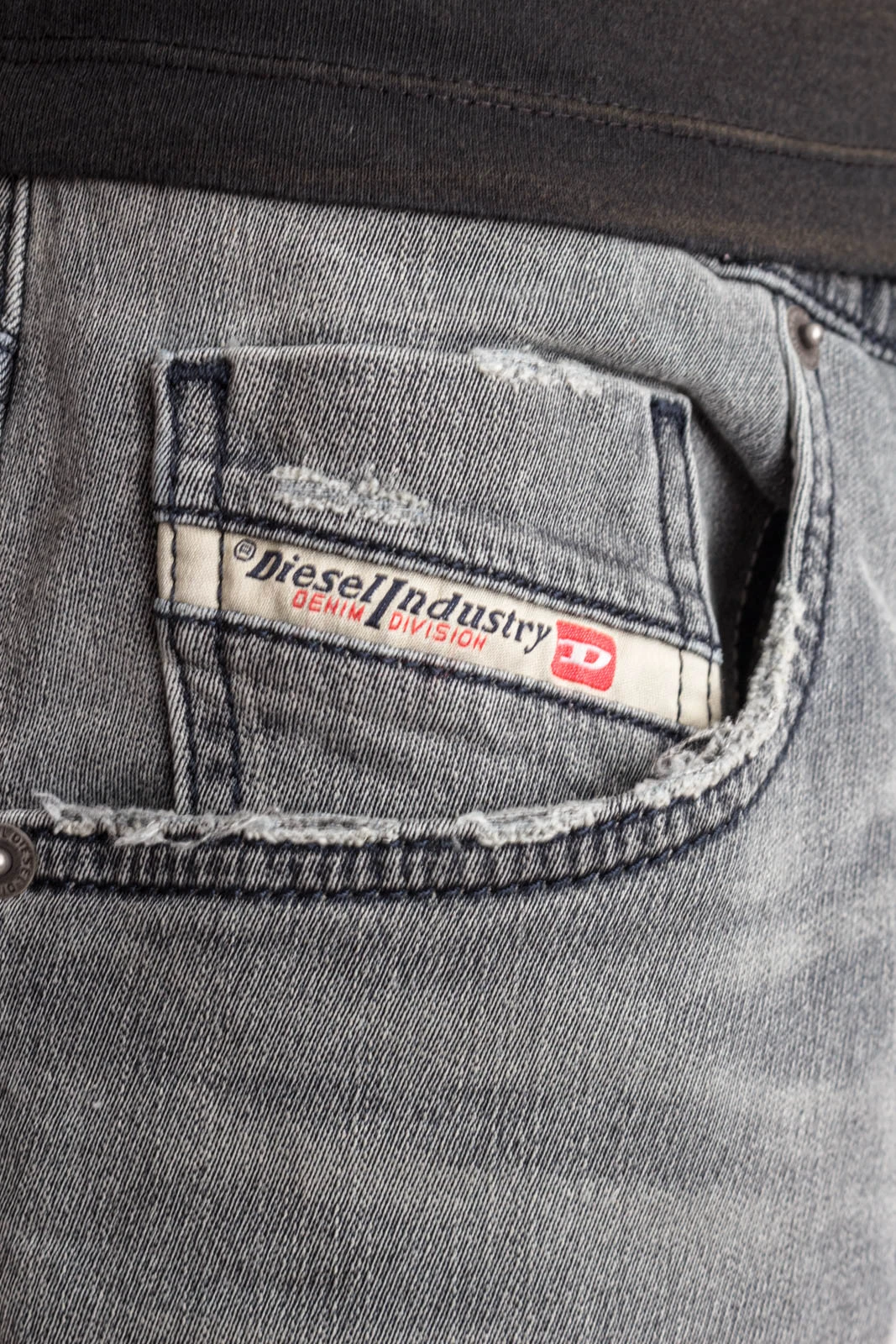 DIESEL Jeans 2031 D-KRAILEY JOGG SWEAT JEANS – Bild 4