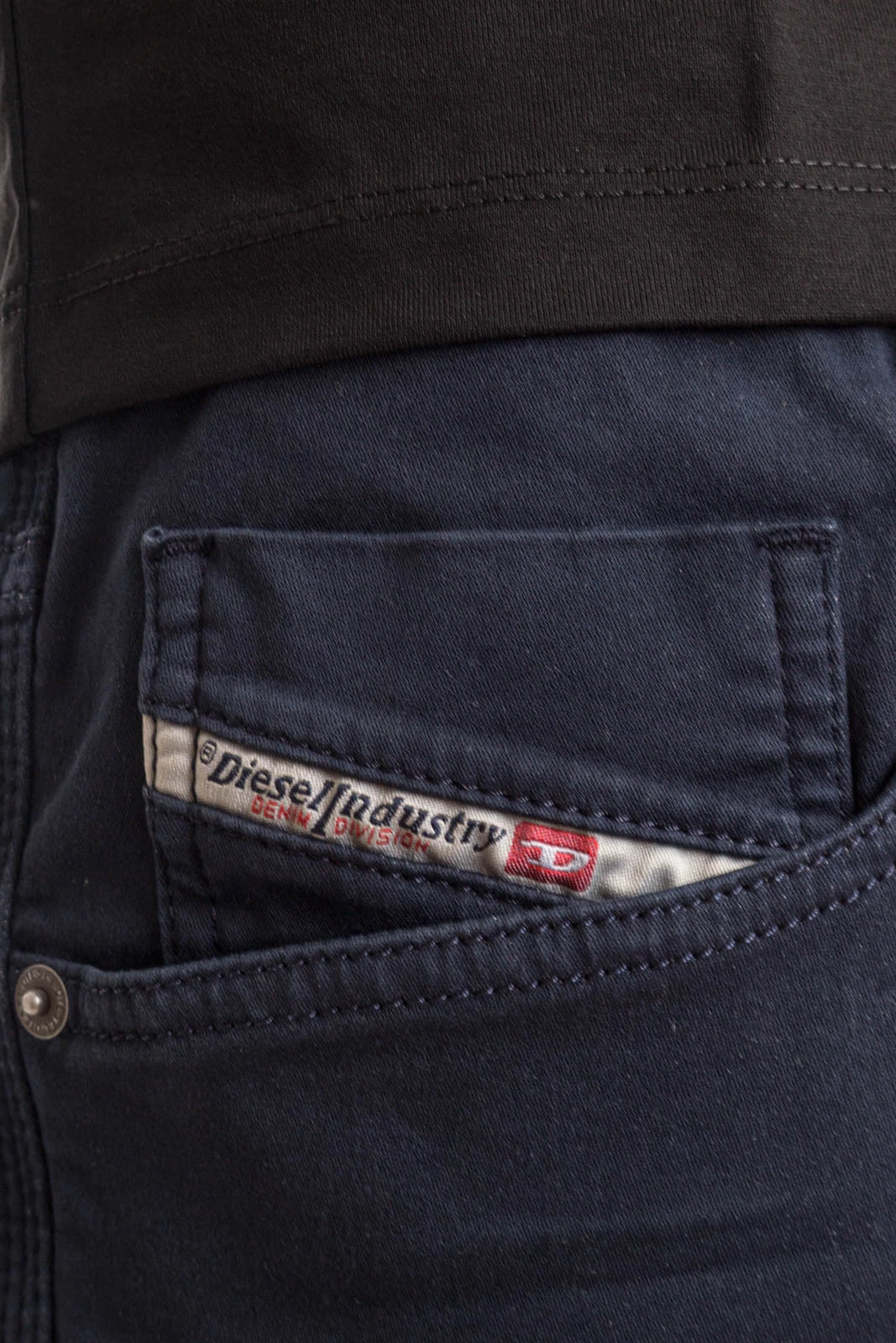 DIESEL Jeansshorts 2033 D-KROOLEY-SHORT – Bild 4