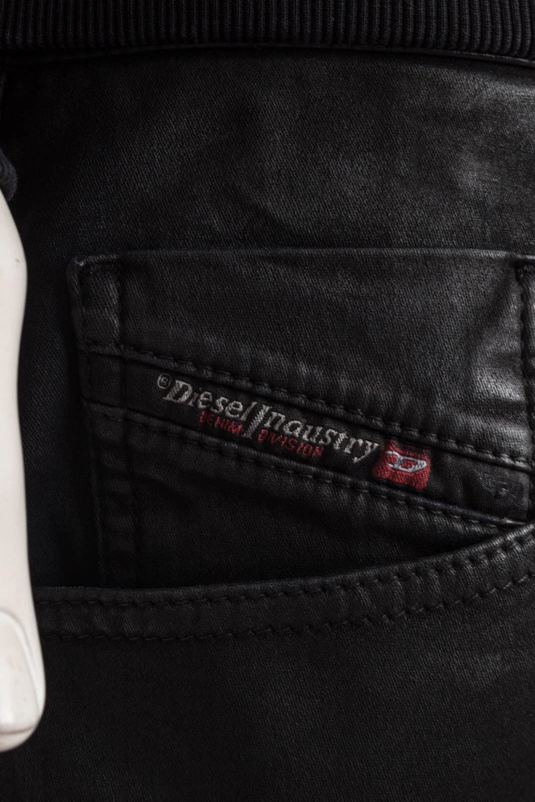 DIESEL Jeans 2032 D-KROOLEY-B JOGG – Bild 4